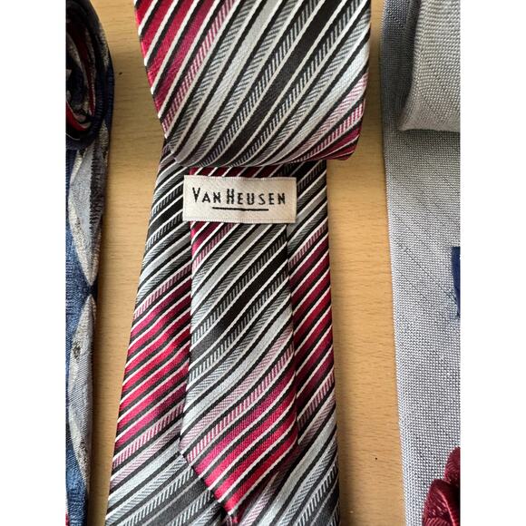 Vintage Tie Lot – 1970s, 80s, and 90s – Mixed Patterns and Brands - Picture 14 of 16